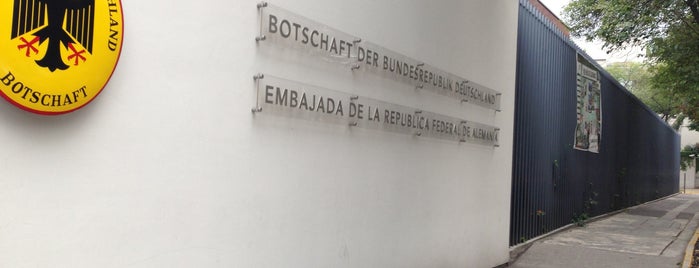 Embajada de la República Federal de Alemania is one of Lieux qui ont plu à Manu.