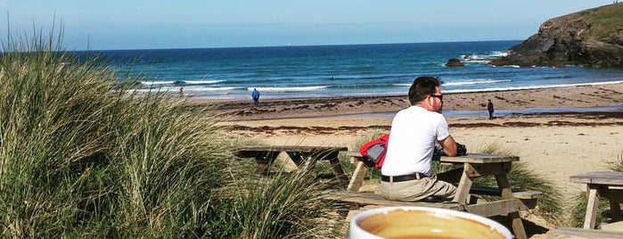 Poldhu Beach Cafe is one of Posti che sono piaciuti a ElReem.