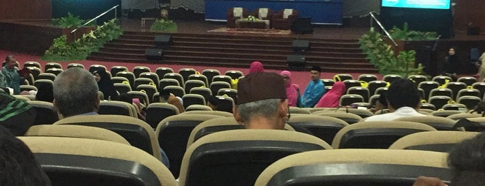 Dewan Muktamar Pusat Islam is one of Kerja.