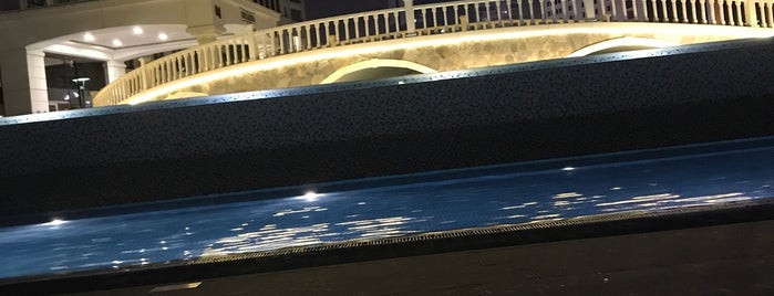 Deluxia Palace Swimming Pool is one of Diner'in Beğendiği Mekanlar.
