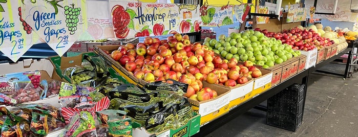 Yakima Fruit Market is one of Places we wanna try.