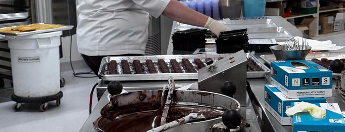 Makana Boutique Chocolate Factory is one of Saint Clair Vineyard Half List.