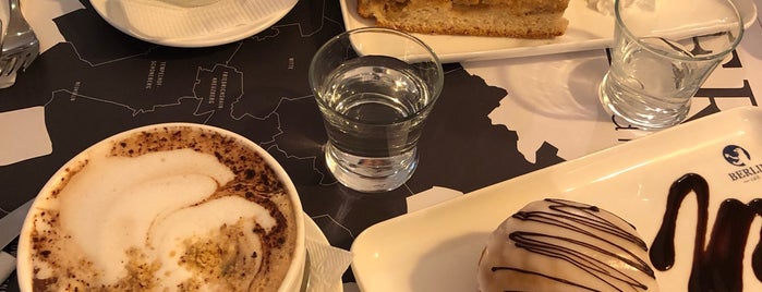BERLIN Café is one of Evanderさんのお気に入りスポット.