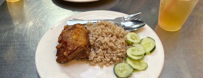 Cơm gà Lý Tự Trọng is one of Quán ngon chưa ăn.