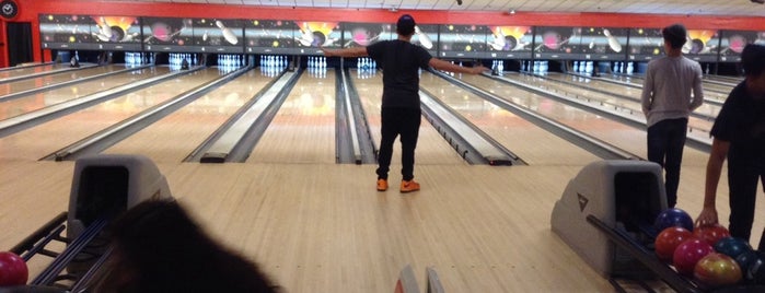 Valley Lanes is one of Julie's things to do.