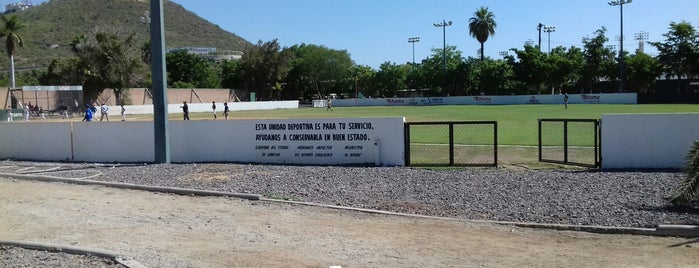 Campo El Panteón is one of Posti che sono piaciuti a Arturo.