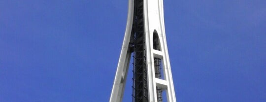 Space Needle is one of super Seattle fun time for out-of-towners.