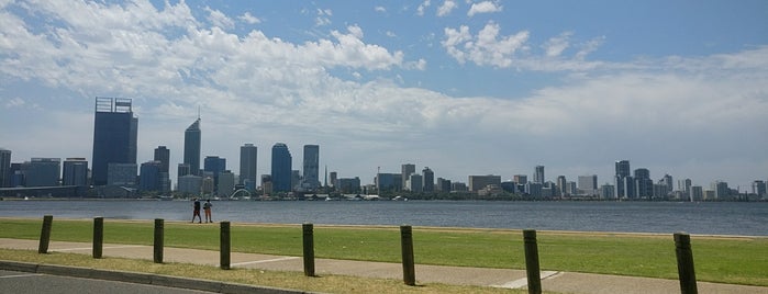South Perth is one of Orte, die Aishah gefallen.