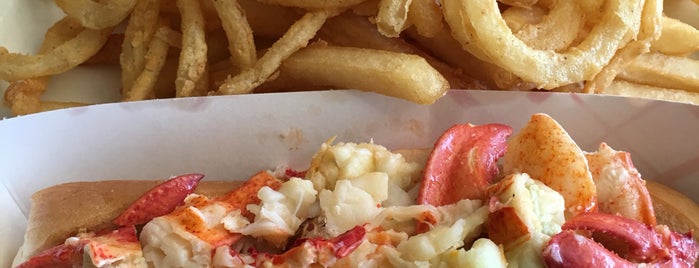 Legal Sea Foods is one of The 13 Best Places for Lobster Rolls in Back Bay, Boston.