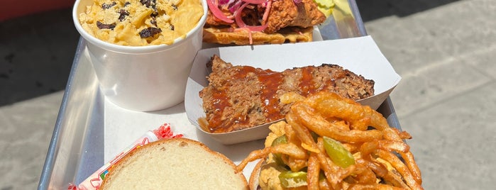 Pure Grit BBQ is one of Lugares favoritos de Adam.