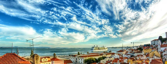 Miradouro de Santa Luzia is one of Lizbon.