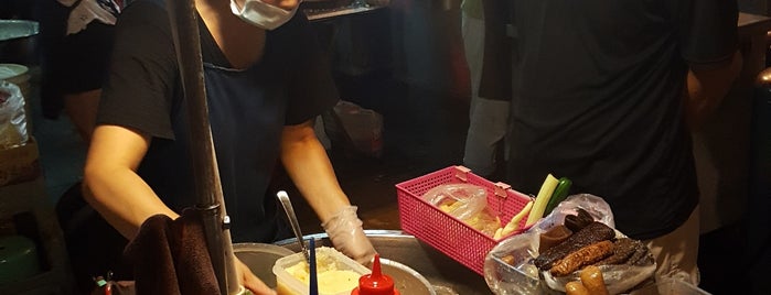 欲罷不能鹹水雞 is one of Lieux sauvegardés par Curry.