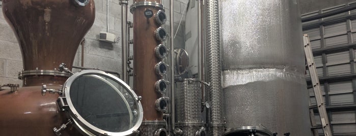 Big Cypress Distillery is one of สถานที่ที่ Robin ถูกใจ.