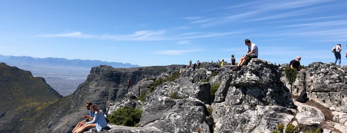 Top of Table Mountain is one of Tempat yang Disukai Rawan.