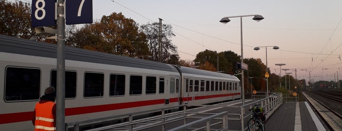 Bahnhof Rheda-Wiedenbrück is one of RE 6 (Minden - Düsseldorf).