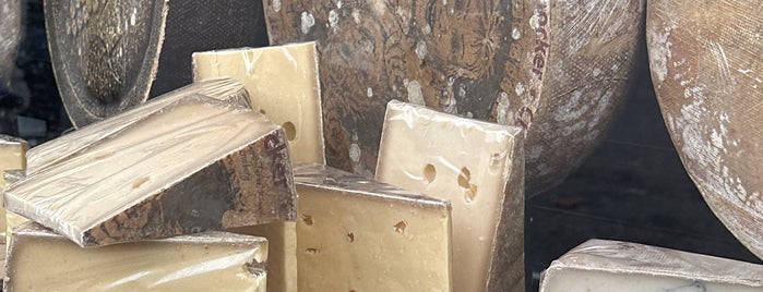 Fromagerie Laurent Dubois is one of Paris Hit List.