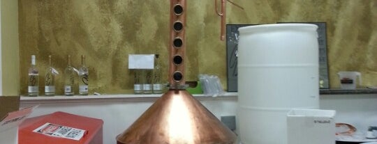 Mid-Oak Distillery is one of Illinois Craft Distillers.