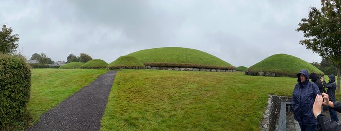 Knowth Tombs is one of Roadtrip / Ireland.