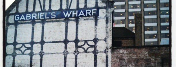 Gabriel's Wharf is one of London 🇬🇧 💂🏻‍♂️ 🚇.