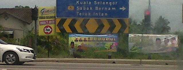 Kuala Selangor is one of Locais salvos de ꌅꁲꉣꂑꌚꁴꁲ꒒.