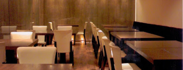 Vie Lounge is one of Top 10 Date Spots in Mumbai.