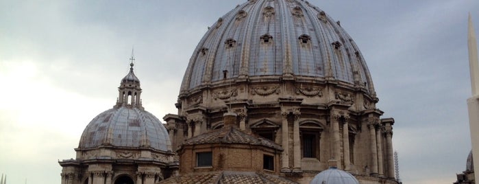 St. Peter's Basilica is one of Rom.