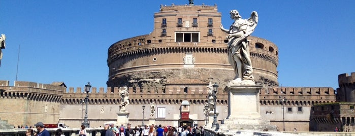 Castel Sant'Angelo is one of Rom.