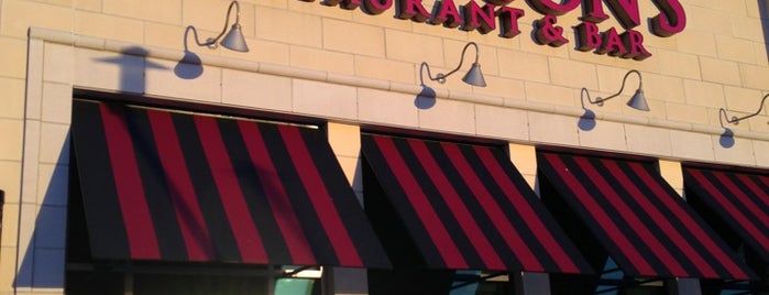 J.B. Dawson's Restaurant & Bar is one of สถานที่ที่ Scott ถูกใจ.