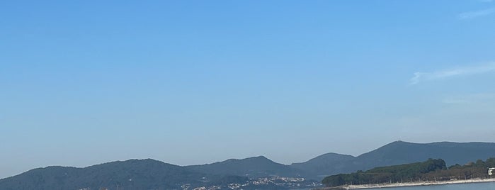 Praia da Fontaiña is one of Vigo.