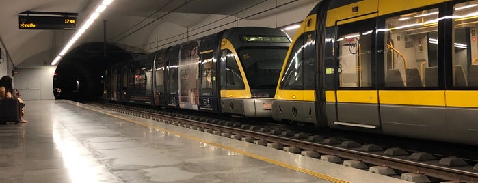 Metro Faria Guimarães [D] is one of Metro - Subway in Portugal.