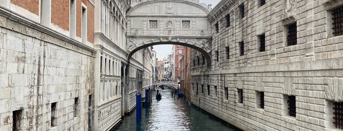 Puente De Los Suspiros is one of Venice, Italy.