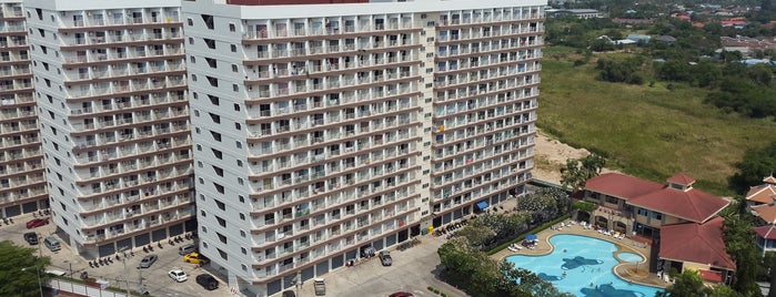 Swimming pool@jomtien beach condominium is one of Tips David.
