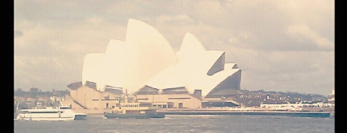 Sydney Opera House is one of Tempat yang Disimpan Вадим Dj Ritm.