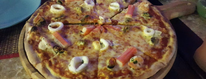 Dom Pizza is one of คำแนะนำของ David.