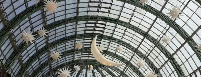 Mall of the Emirates is one of Consigli di David.