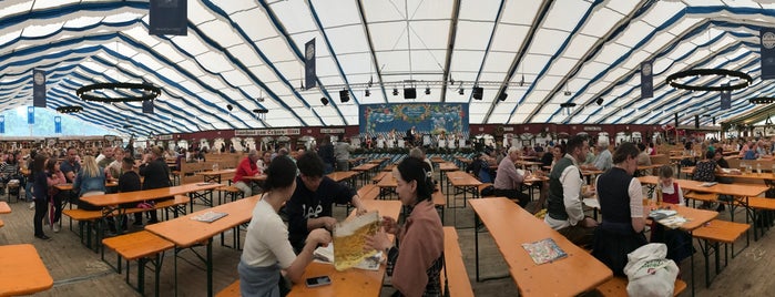 Freisinger Volksfest is one of Lugares favoritos de Ken.