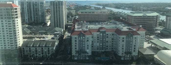 Tampa Waterside Lobby Bar is one of Tempat yang Disukai Gregory.