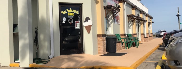 The Waffle Cone is one of Lieux qui ont plu à Ken.