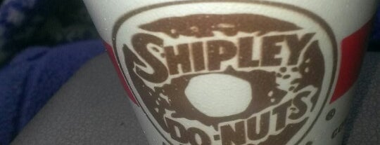 Shipley Do-Nuts is one of Lugares favoritos de Lucy.