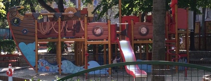 Rumini játszó is one of Playgrounds.