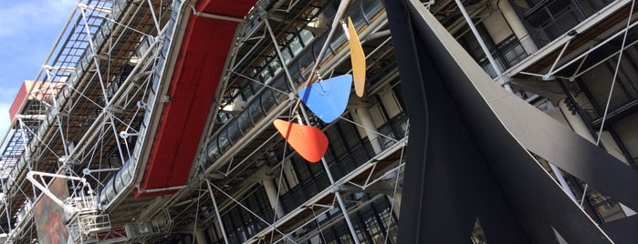 Centro Pompidou – Museo Nacional de Arte Moderno is one of Paris for Lovers.
