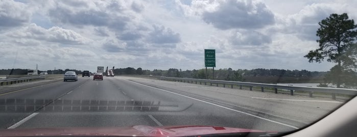 Interstate 95 Bridge Over Jerico River is one of Lugares favoritos de Lizzie.