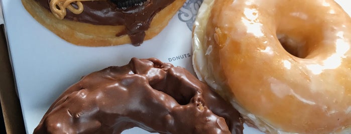 Sweet Retreat Donuts is one of Posti che sono piaciuti a Dan.