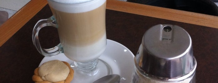 Letra Café is one of Lugares favoritos de Matthew.