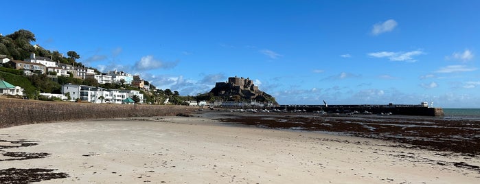 Gorey Bay is one of Jersey.