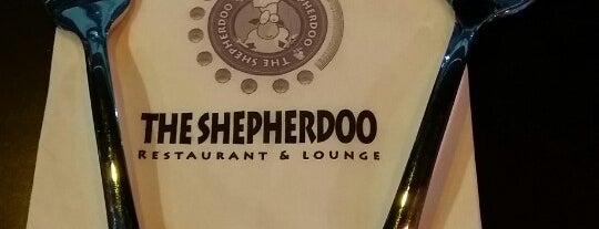 The Shepherdoo Restaurant & Lounge is one of สถานที่ที่ David ถูกใจ.