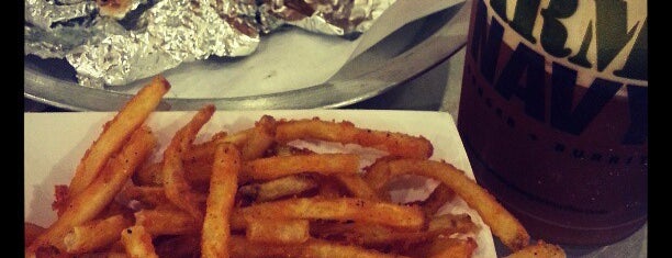 Army Navy Burger + Burrito is one of Rebecca 님이 좋아한 장소.