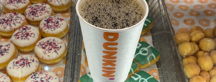 Dunkin' is one of Lieux qui ont plu à Atheer.