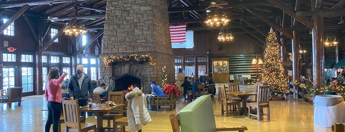 Starved Rock Lodge & Conference Center is one of Lugares favoritos de Dave.