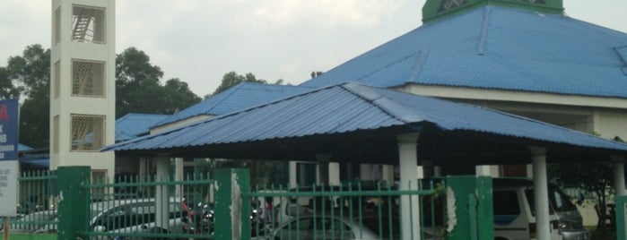 Masjid Jamek Fastabiqul Khayrat is one of ꌅꁲꉣꂑꌚꁴꁲ꒒ : понравившиеся места.
